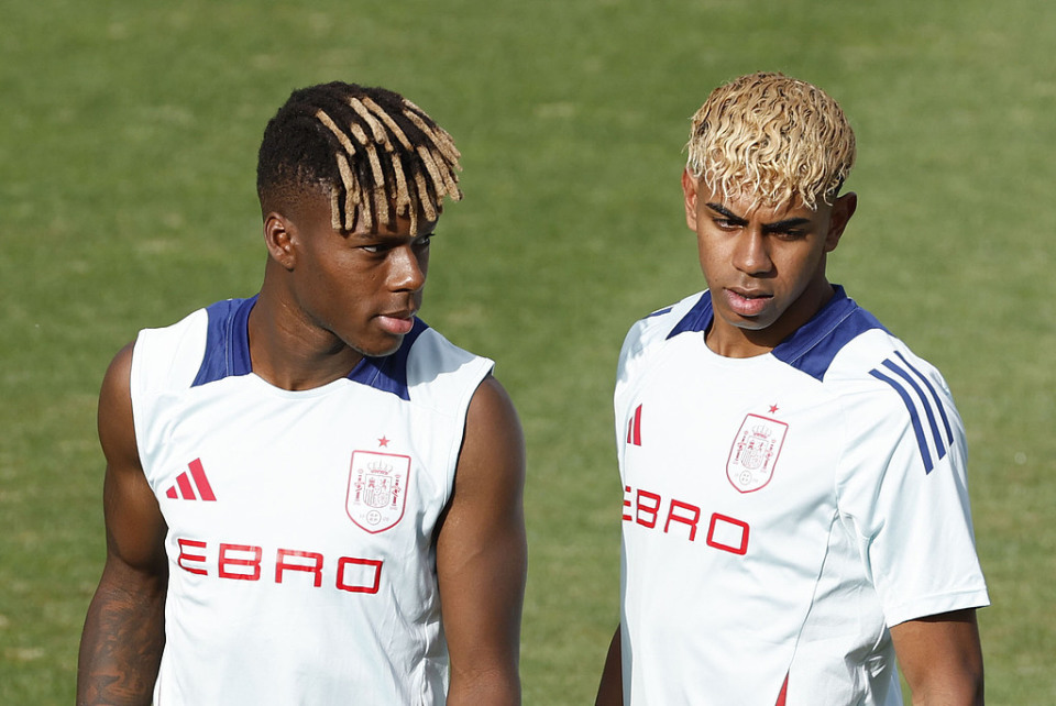 放弃签约凯恩，曼联觉得不值！三年夺冠白日做梦